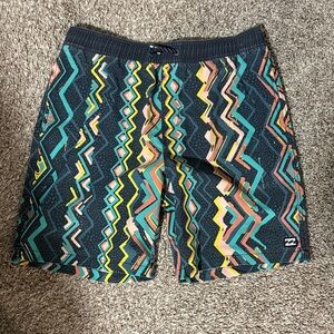 Billabong Men's Zigzag Patterned Shorts